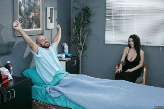Brazzers – Audrey Bitoni In El Mamador Con Insomnio