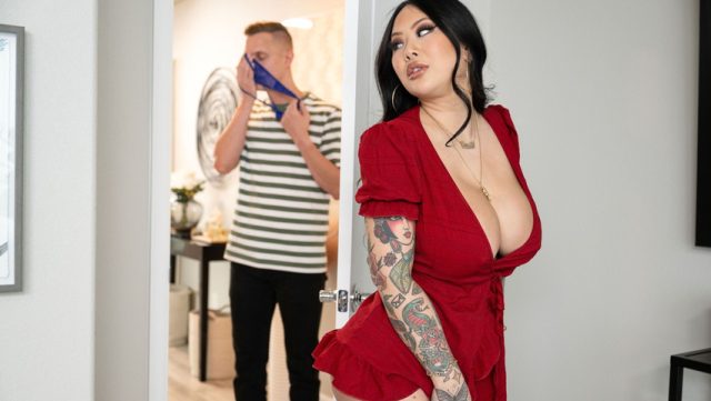 Brazzers – I Need Privacy! Except In The Shower