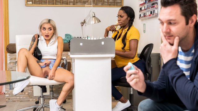 Brazzers – Sneaky Vibrator Leads To Salon Sex
